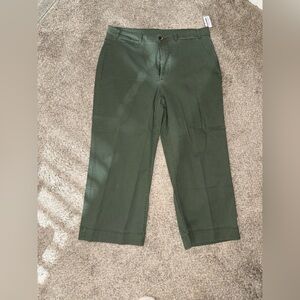 MAKE AN OFFER!  NWT Old Navy Olive Chinos